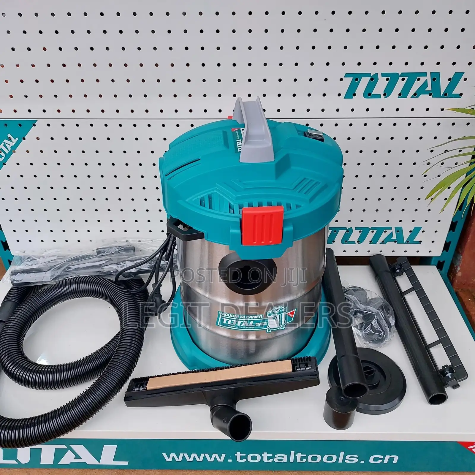 Total Vacuum Cleaner 800watts, 12 Litres
