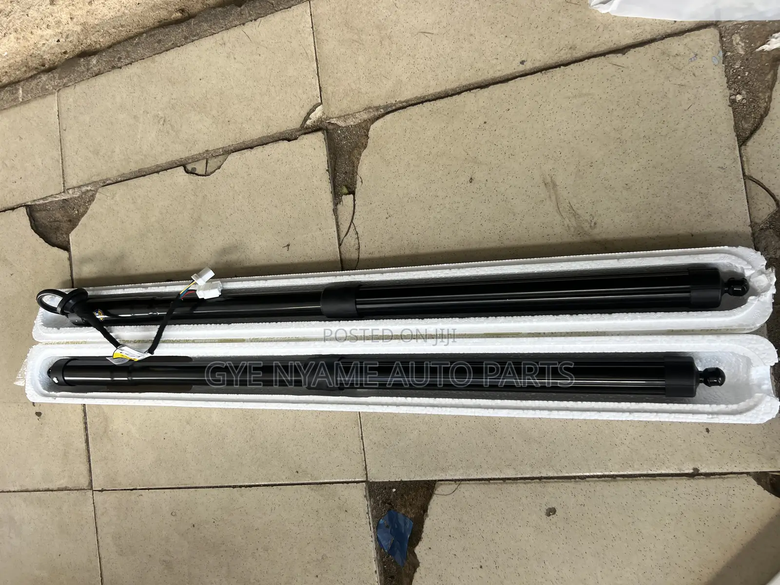 Honda CRV Electronic Boot Shock// Boot Shocks Absorbed