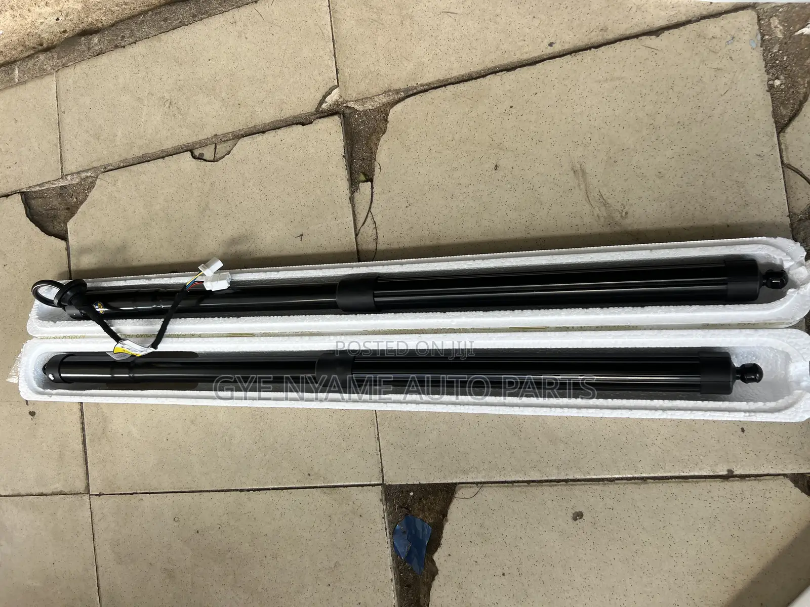 Honda CRV Electronic Boot Shock// Boot Shocks Absorbed