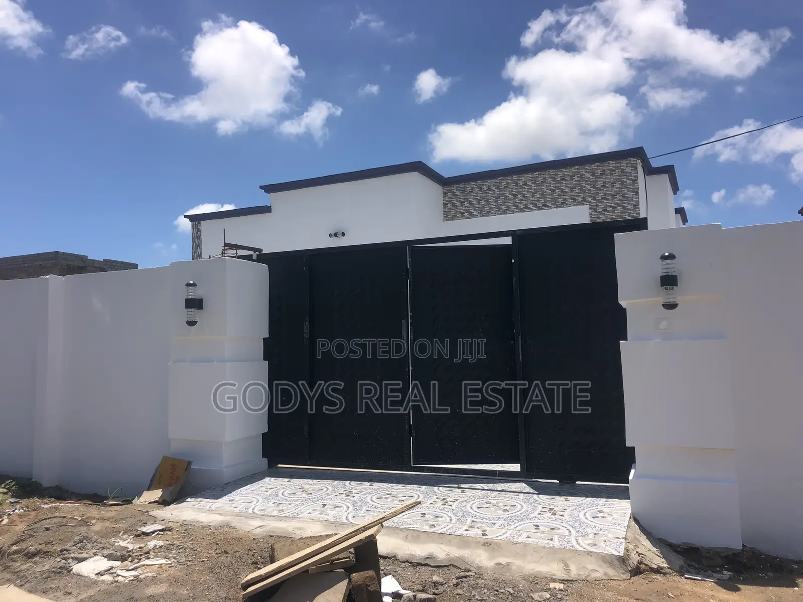3bdrm Apartment in Kasoa for sale