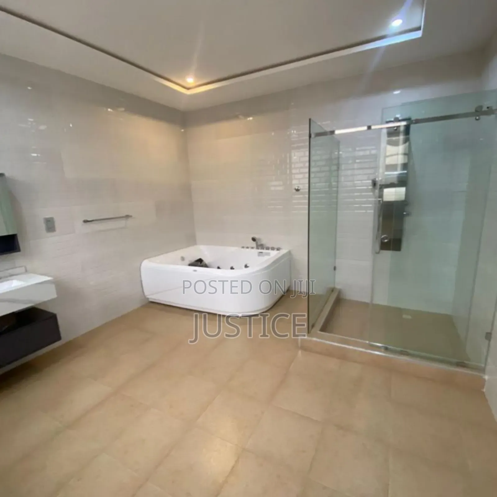 4bdrm Duplex in Airport Residential for sale