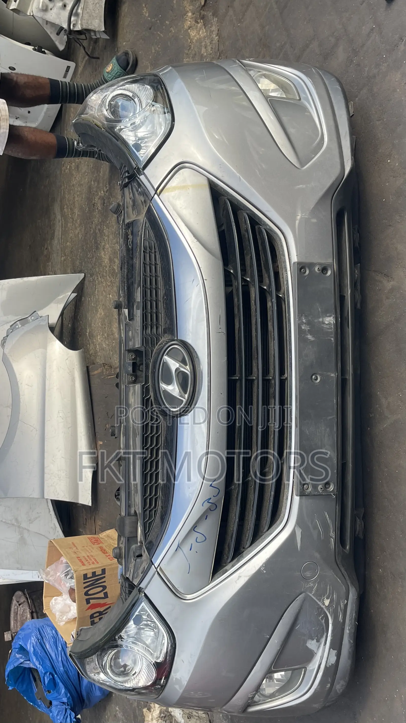 Hyundai Ix35 /Tucson Front Cut 2012