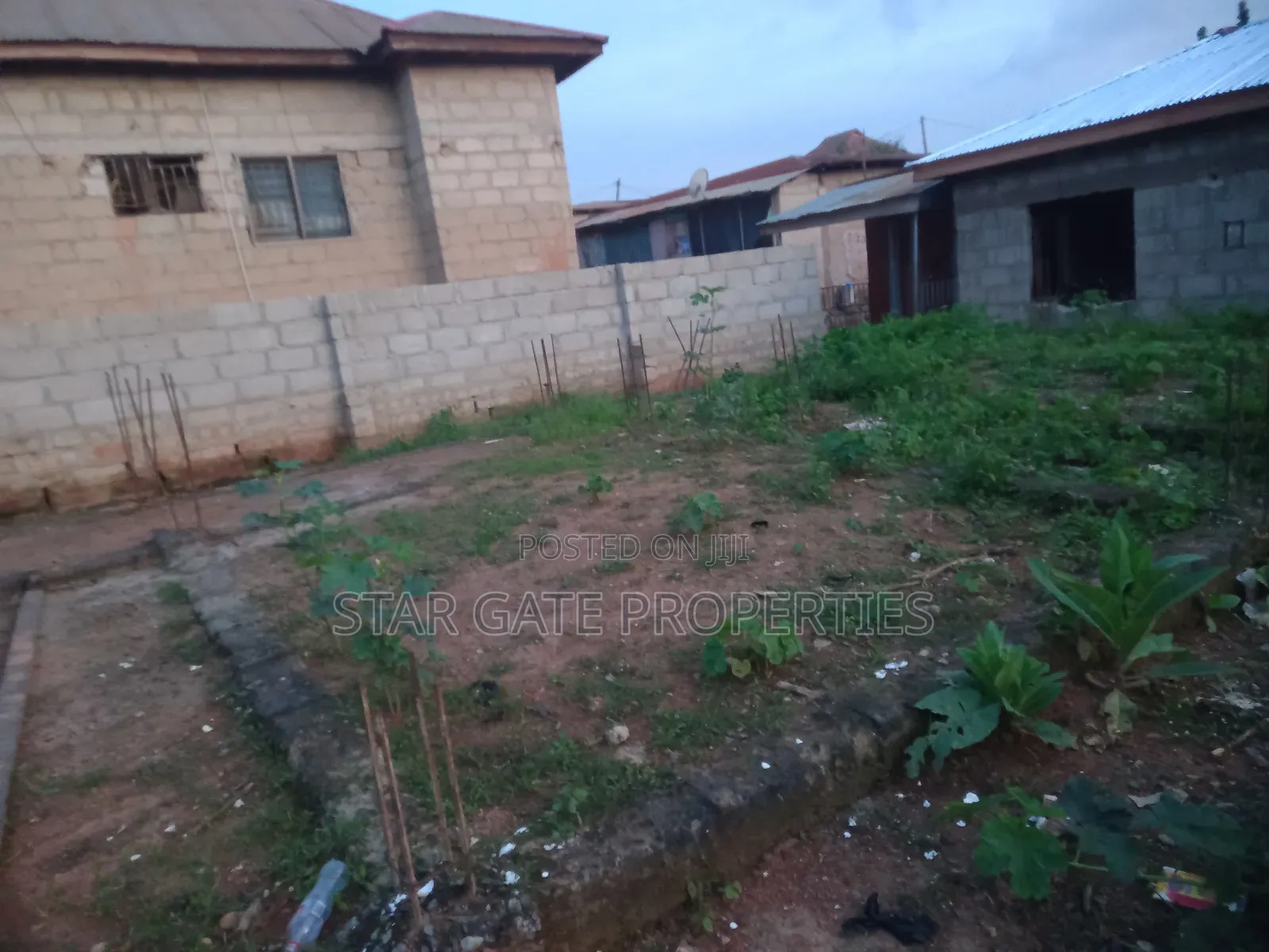 18 Bedrooms Hostel For Sale At Kenyasi