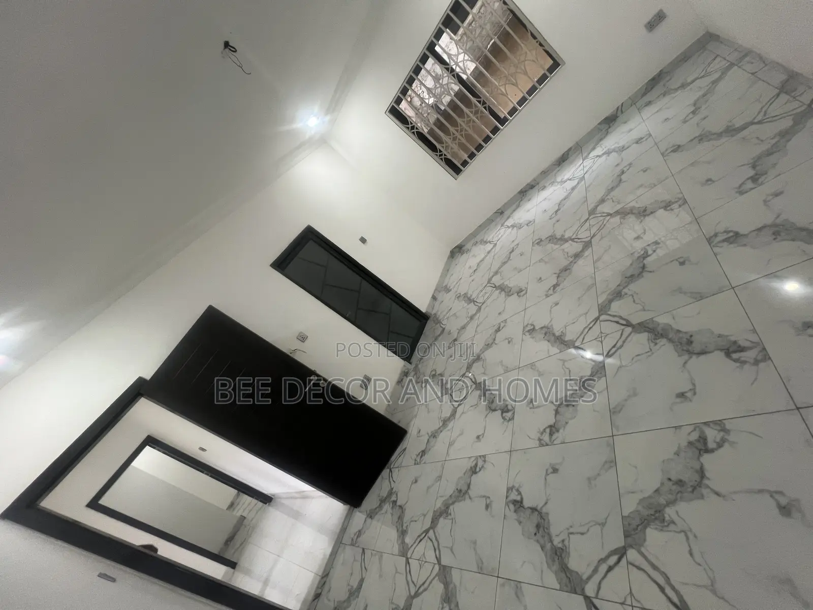 4bdrm Apartment in Bee Decor & Homes, Oyarifa for sale