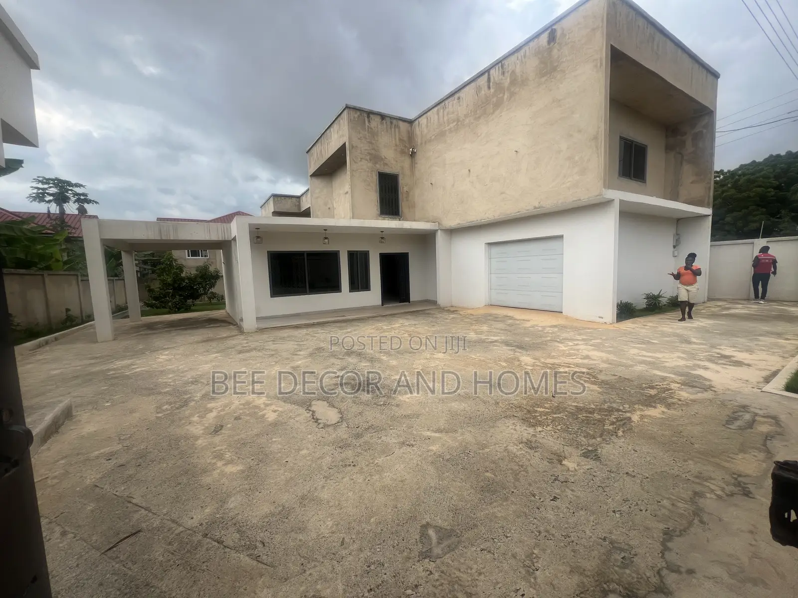 4bdrm Apartment in Bee Decor & Homes, Oyarifa for sale