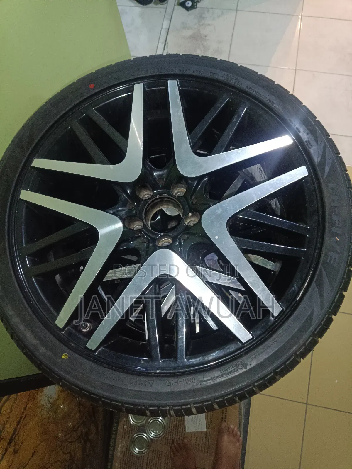 Set of BMW/Mercedes Rims With Brand New Lionhart Tyres 255\35z R20