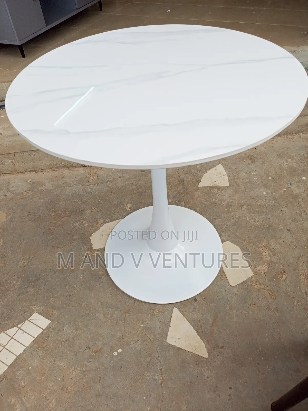 Coffee Table Round White GD4
