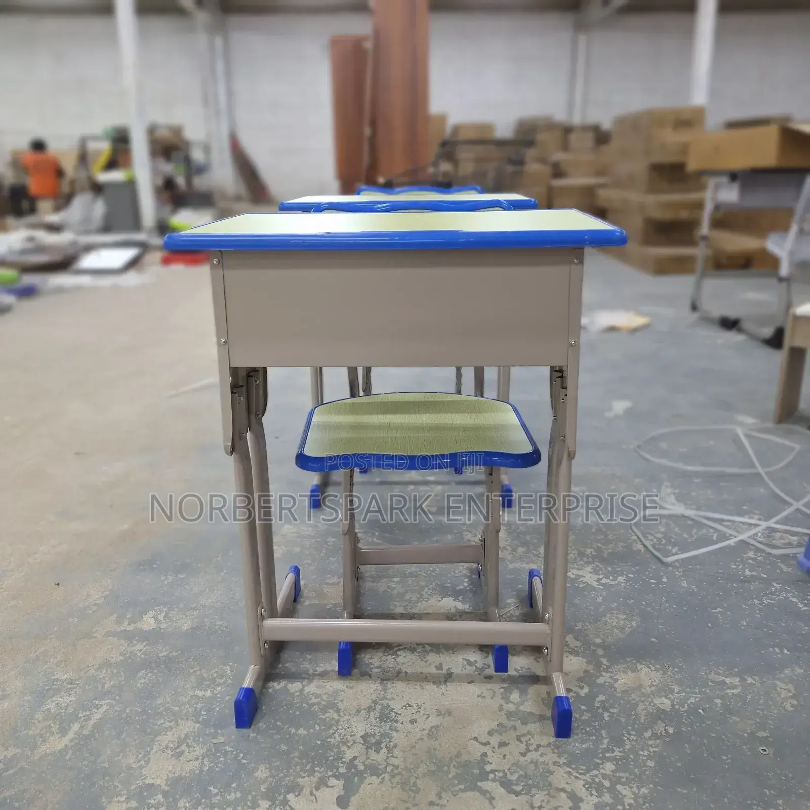 Student Table and Chair(100)