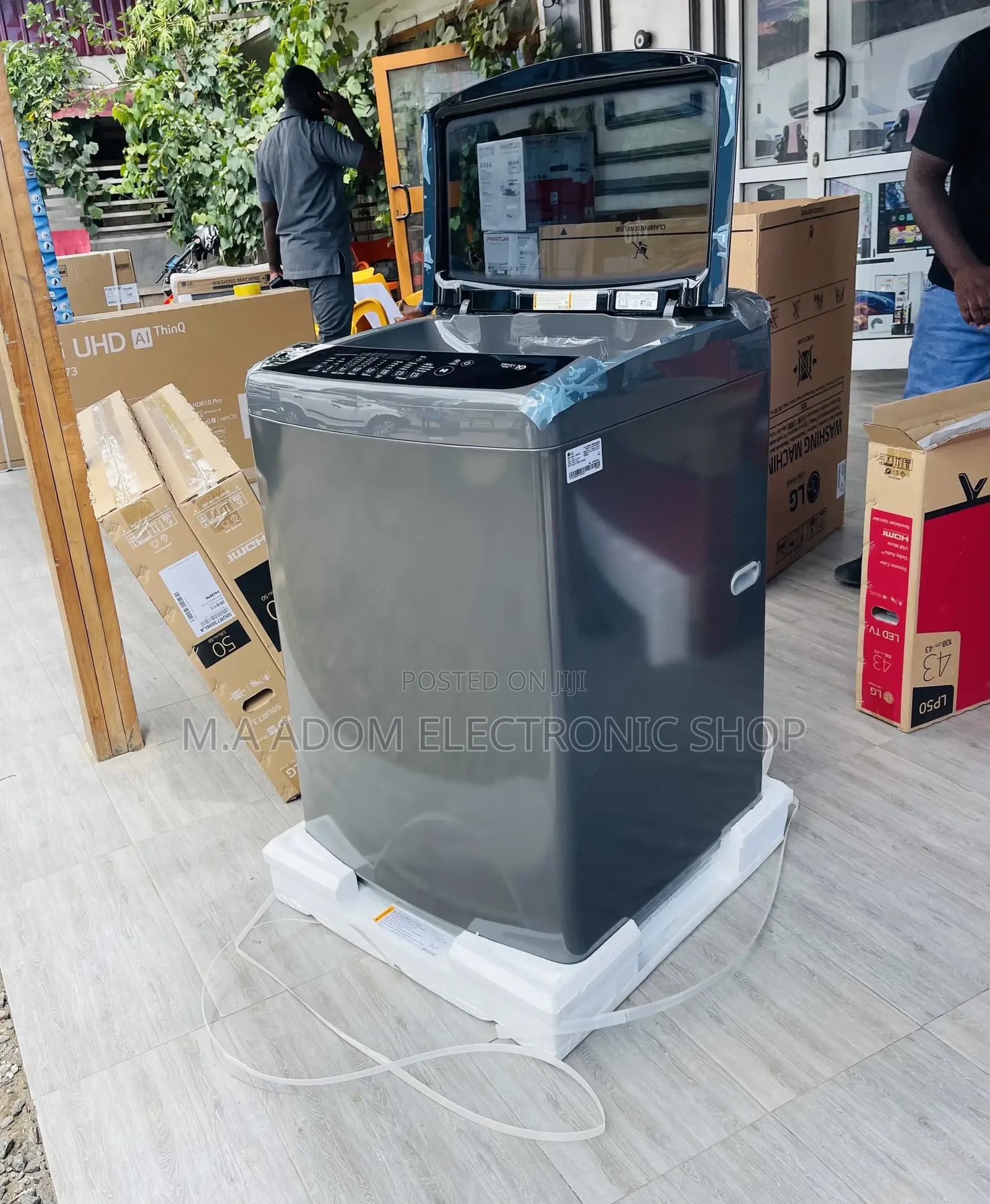 Energy Efficient LG P1861RWNT 16kg Top Load Washing Machine.