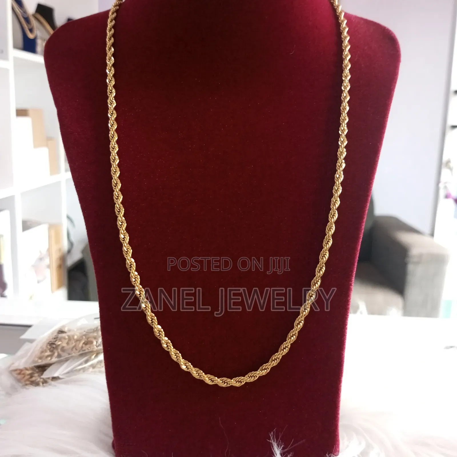 Male Long Twisted Chain