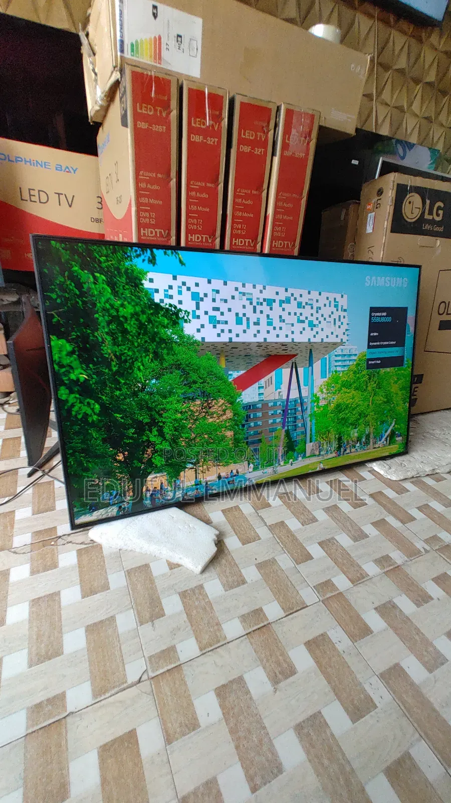 Samsung 55" Crystal UHD SMART BU8000 Stylish and Slim
