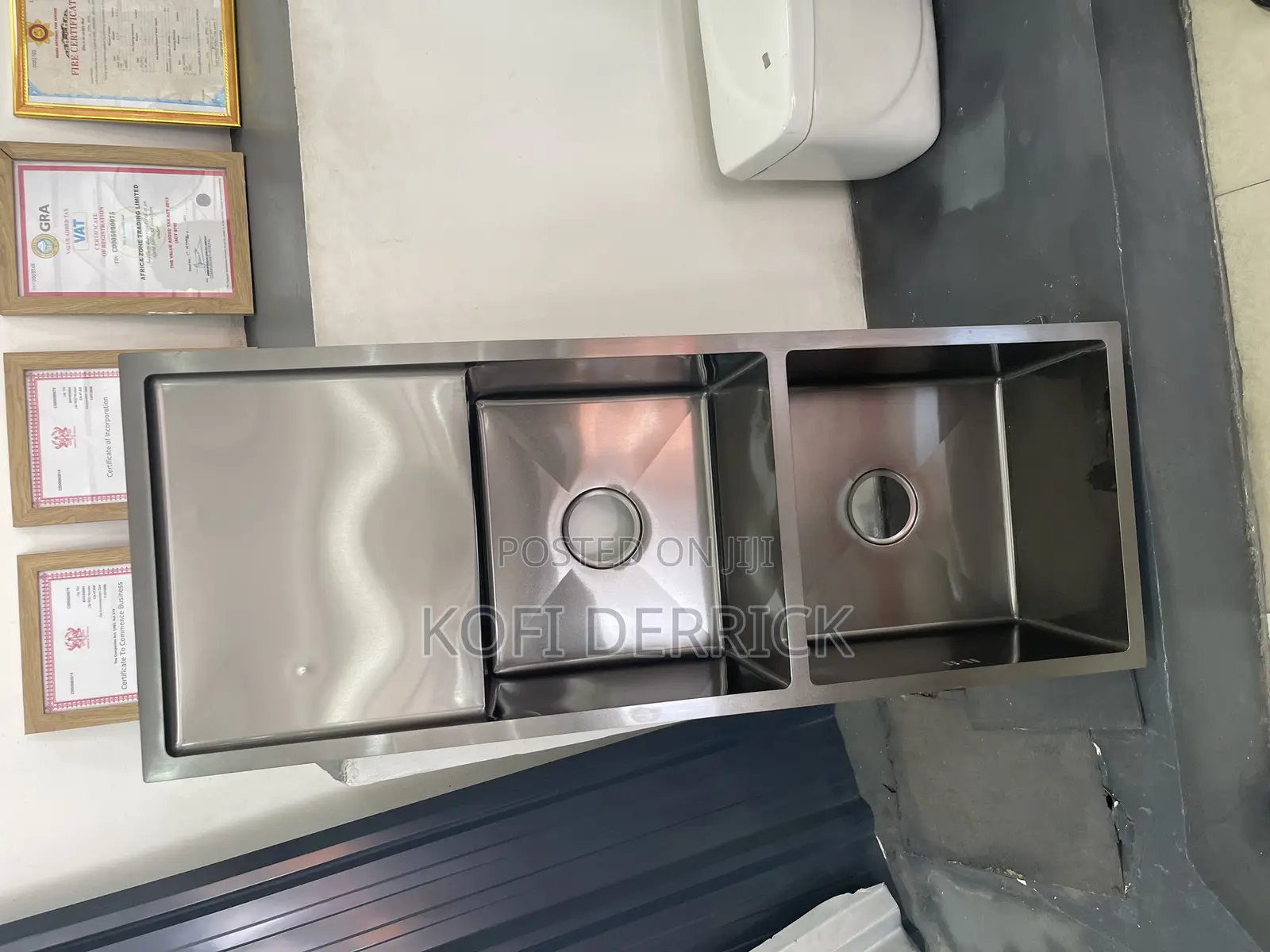 Double Bowl Sink With Arm