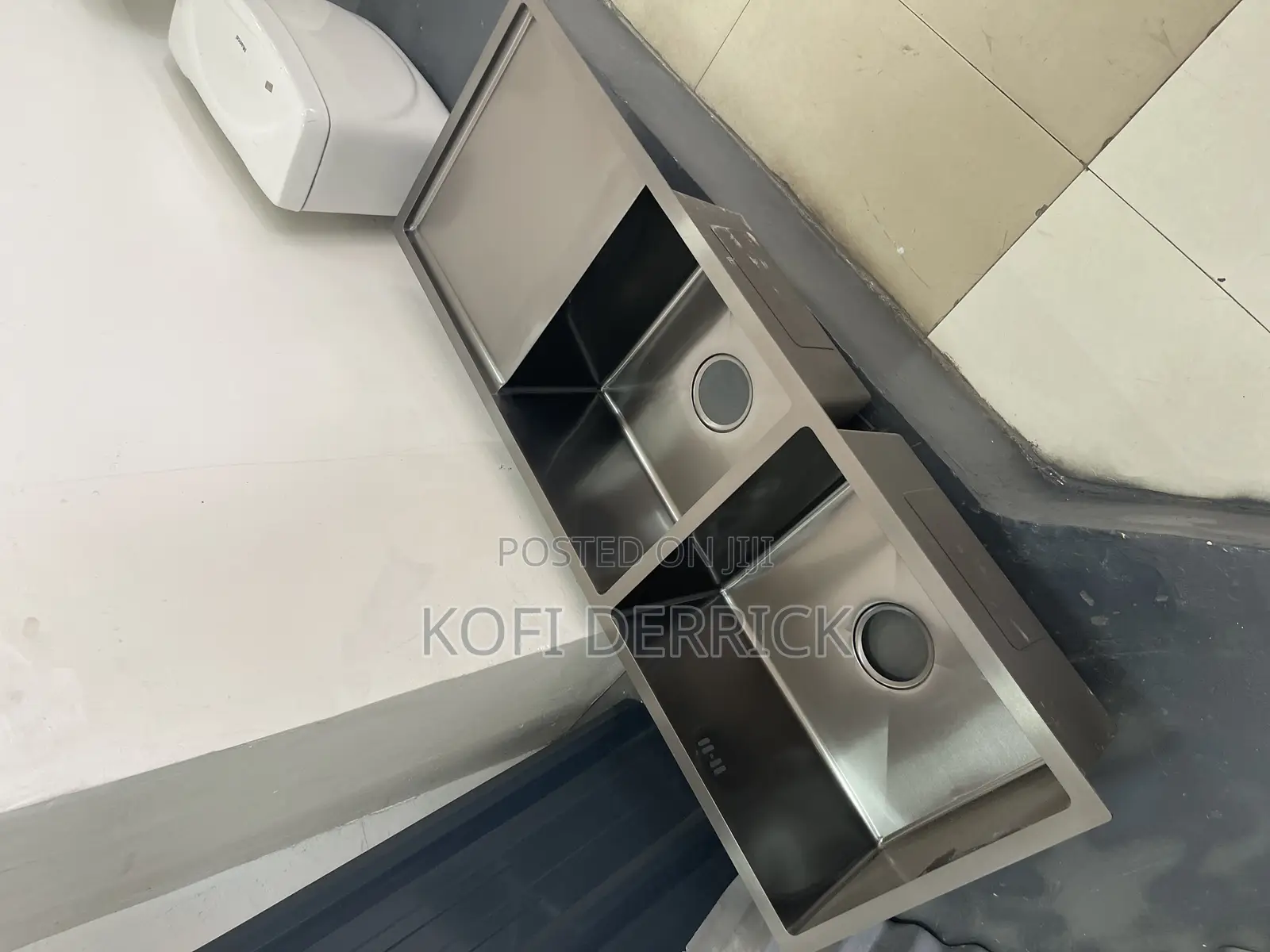 Double Bowl Sink With Arm