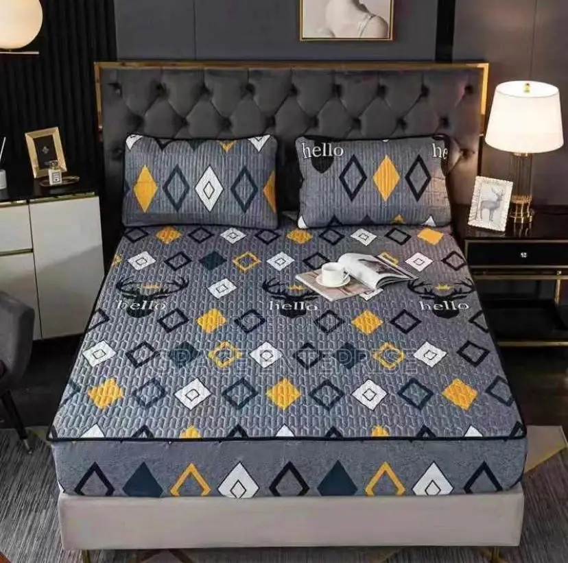High Quality Waterproof Bed Covers in Different Colors
