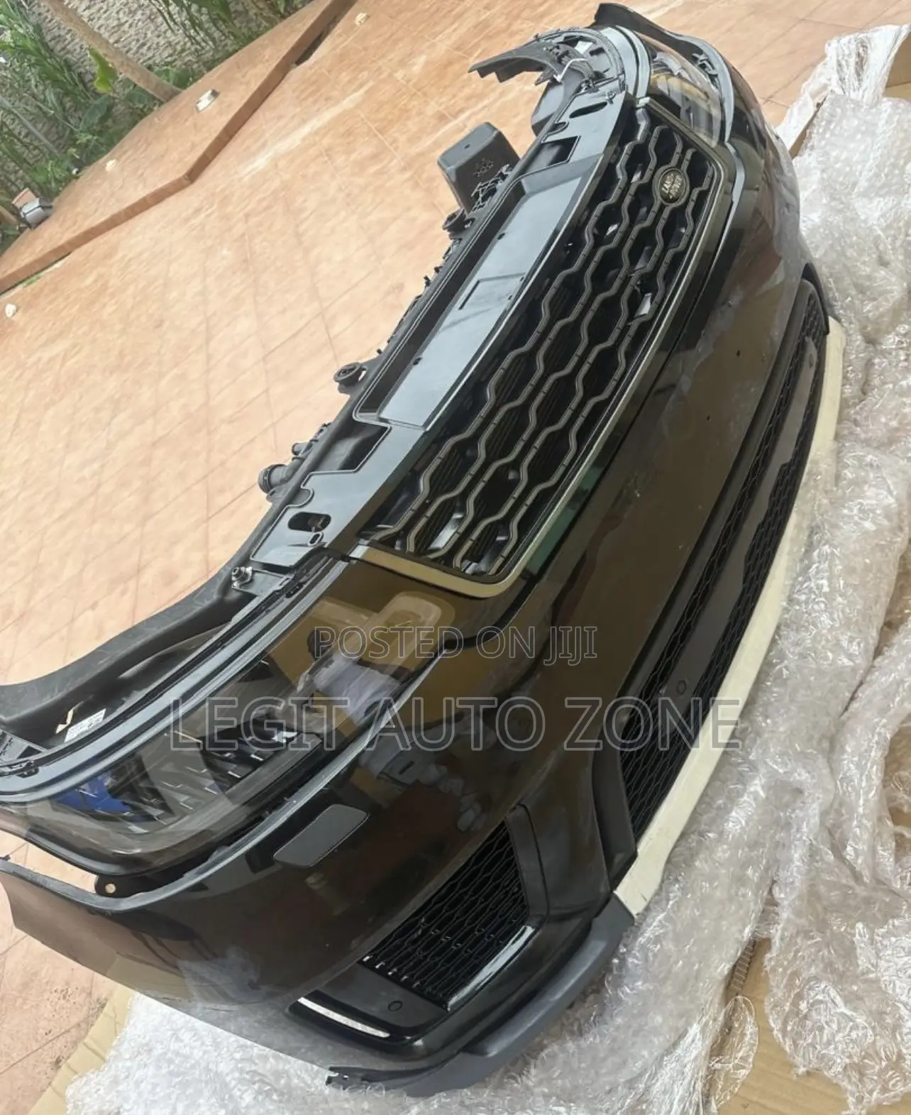 Range Rover Velar Front Cut