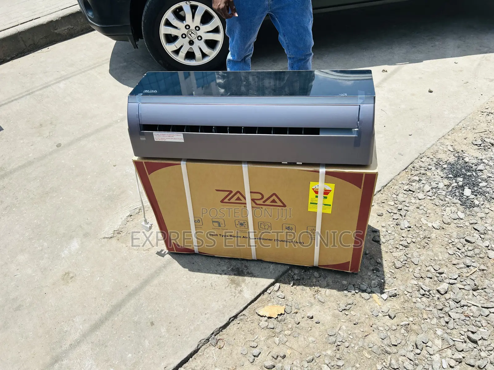 Air Conditioner Split R410 Gas Mirror  1.5hp Zara Black.