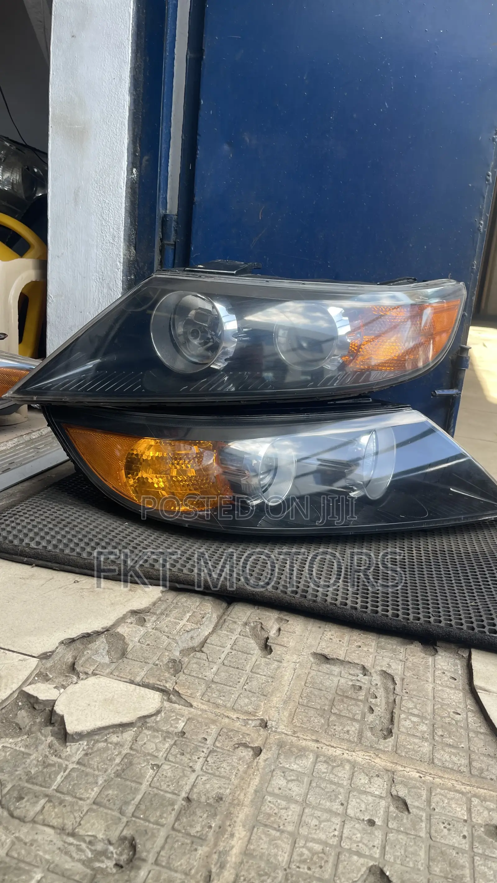 Kia Sorento Headlight Pair 2011/2012/2013/2014/2015/2016