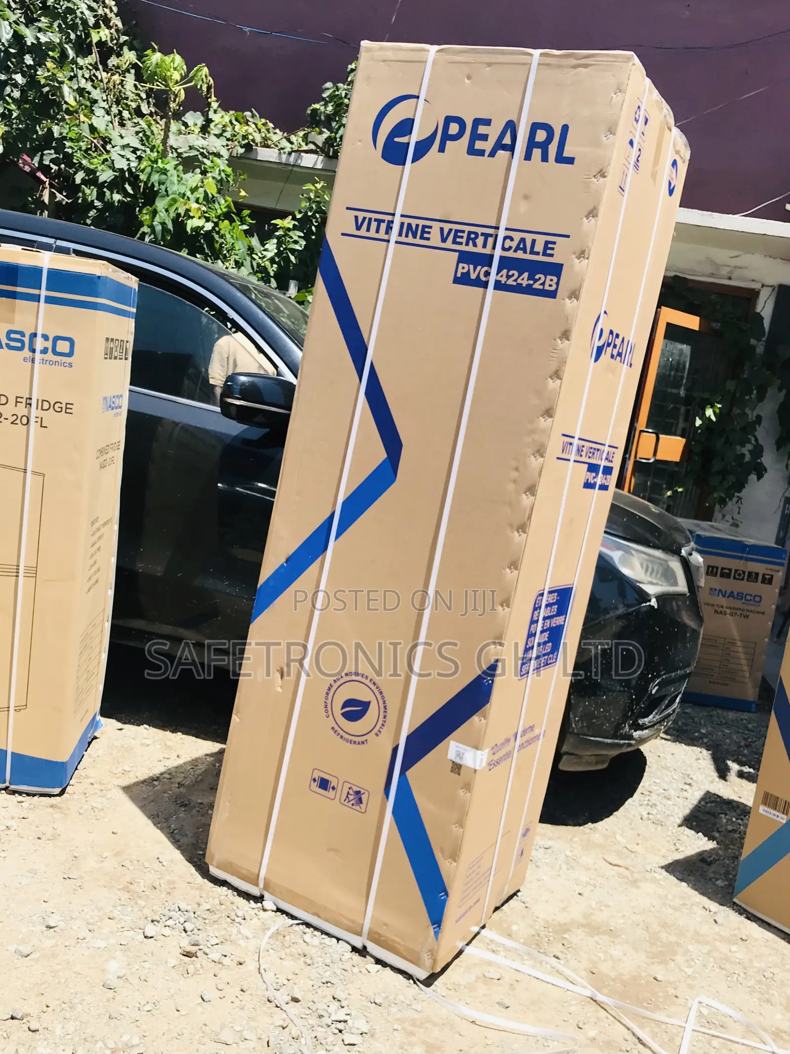 Quality Display 1 Door Pearl PVC-424 400 Liters