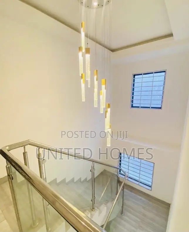 5bdrm House in East Legon for sale