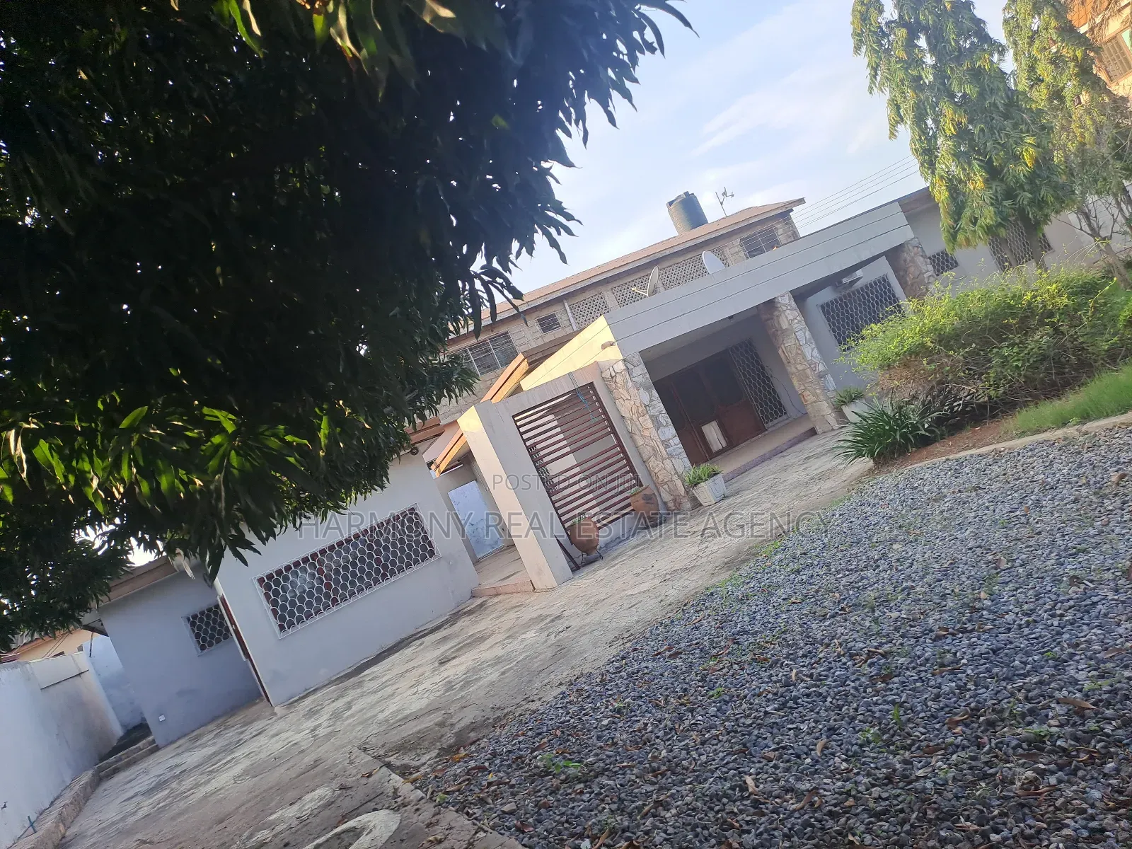 5bdrm House in Dzorwulu for rent
