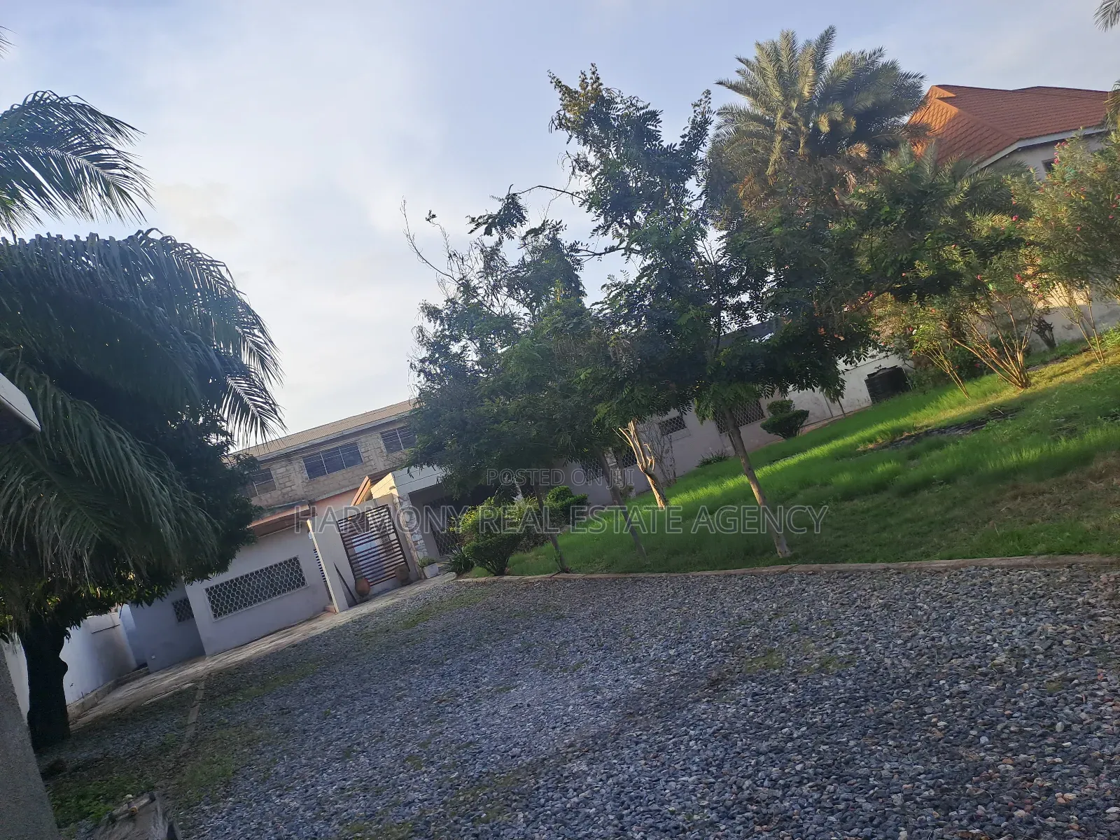 5bdrm House in Dzorwulu for rent