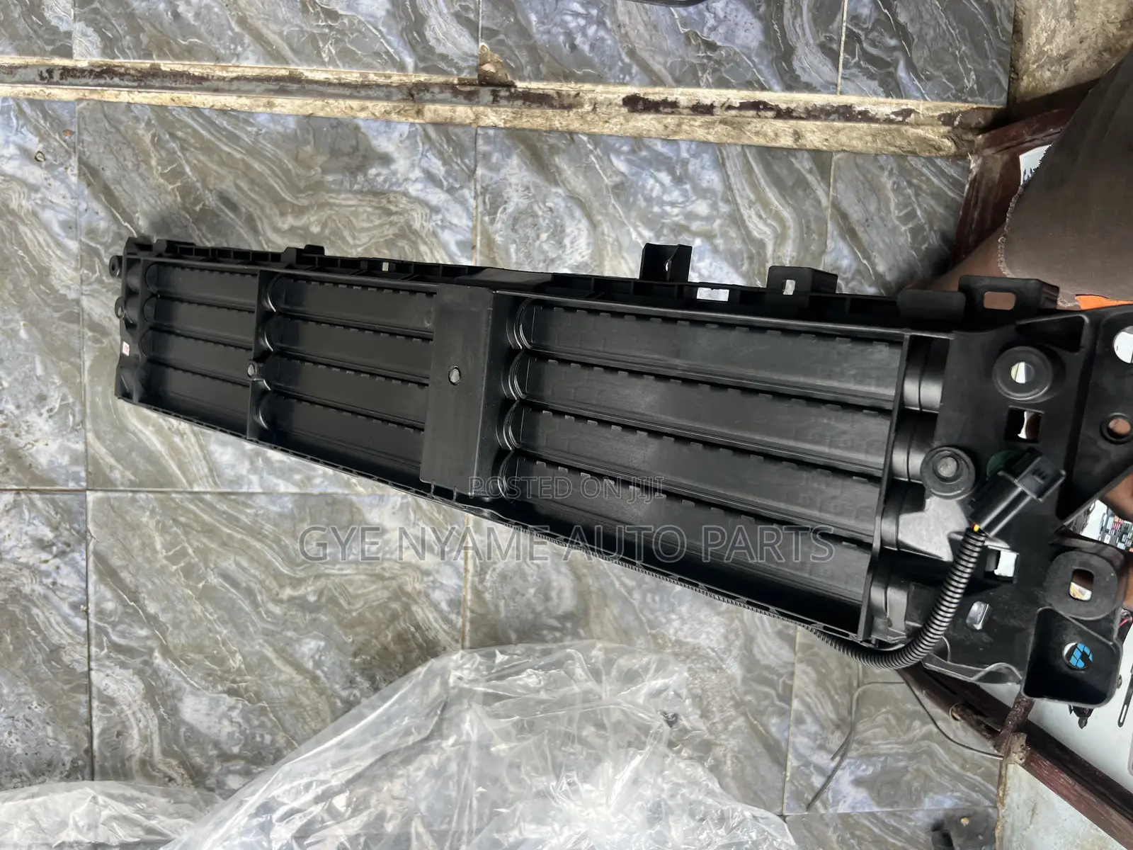 Honda CRV Shutter Grill (Down Side)
