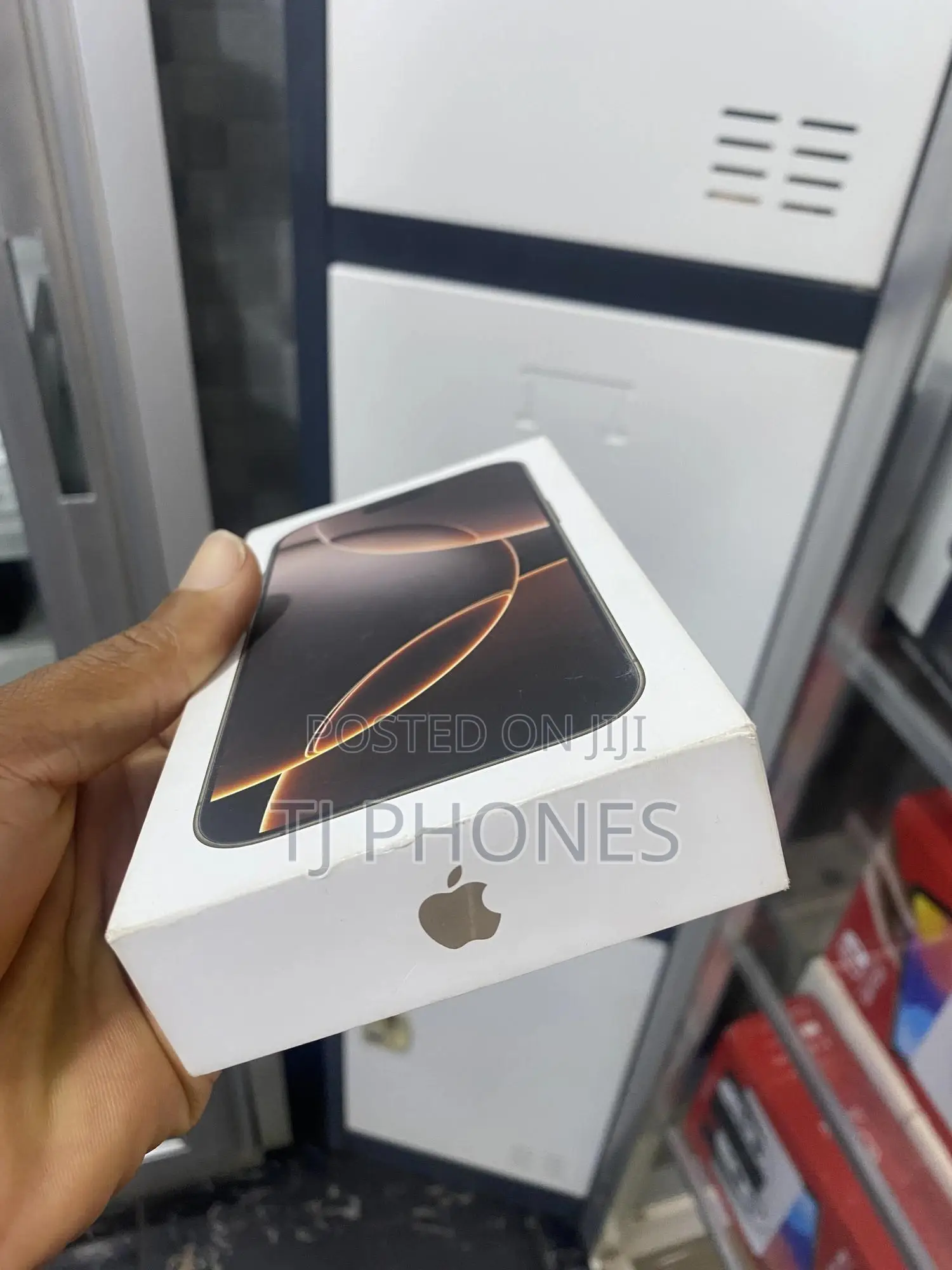 New Apple iPhone 16 Pro 256 GB Gold