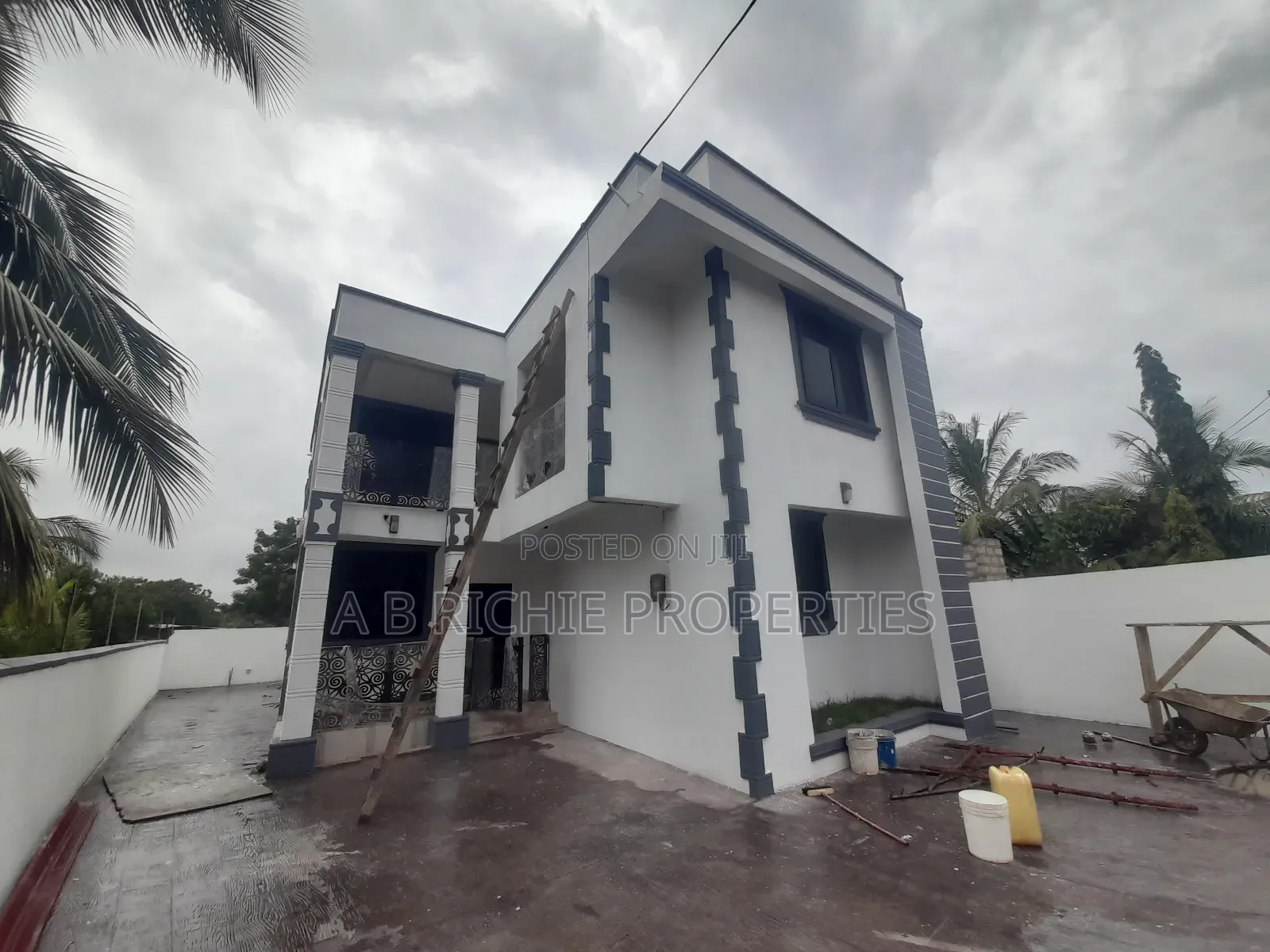 4bdrm House in Ab Richie Properties, Baatsona Total for sale