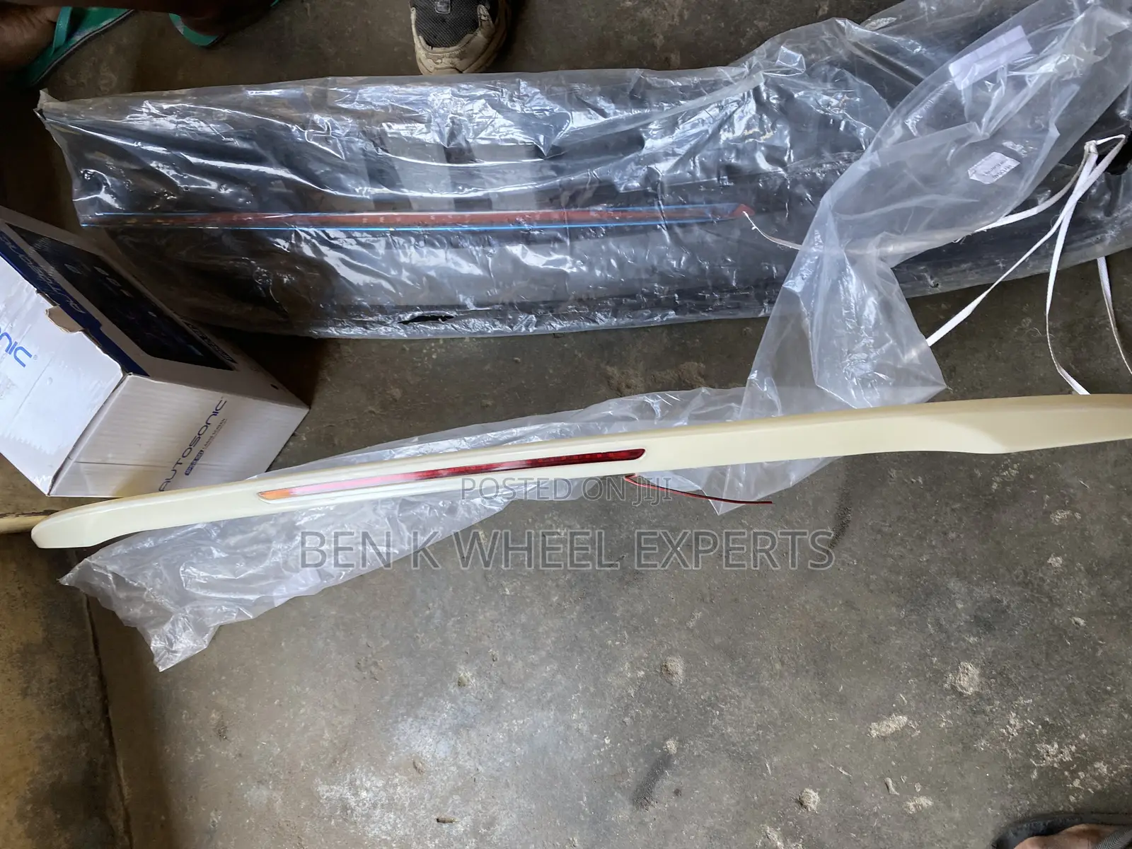 Hyundai Elantra 2011-2016 Boot Spoiler Light Type