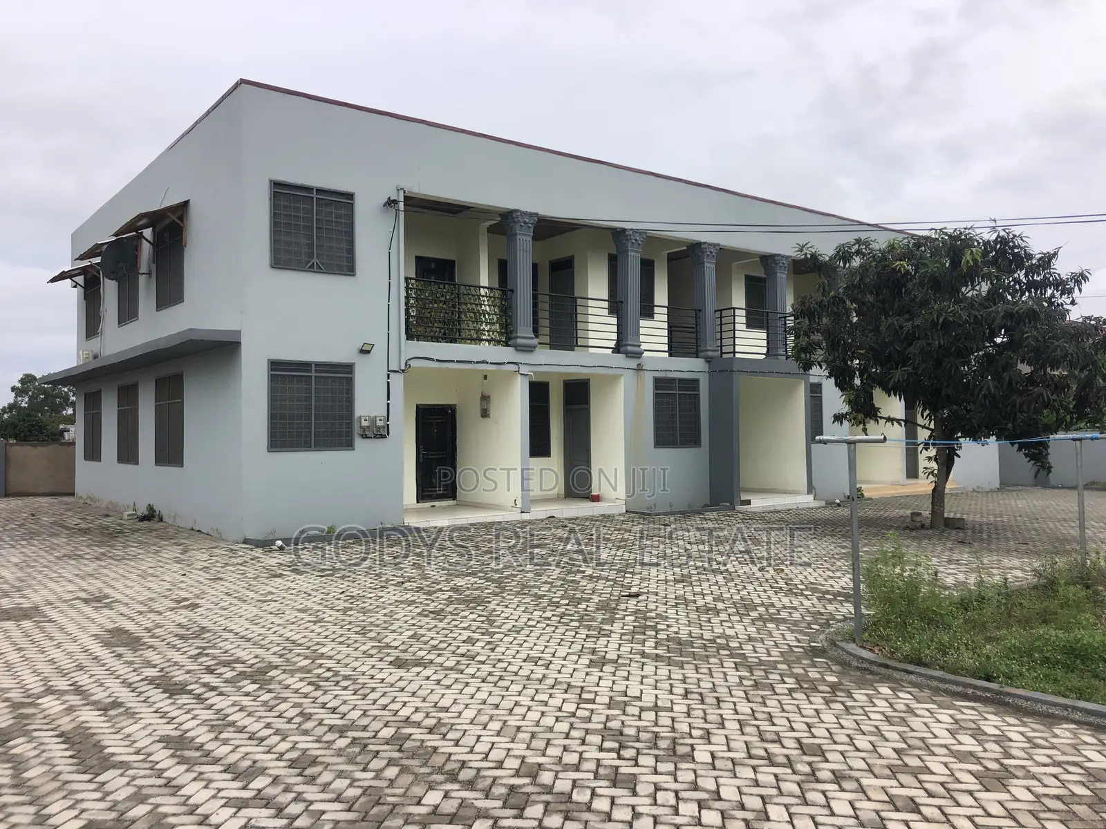 2bdrm Apartment in New Market, Kasoa for rent