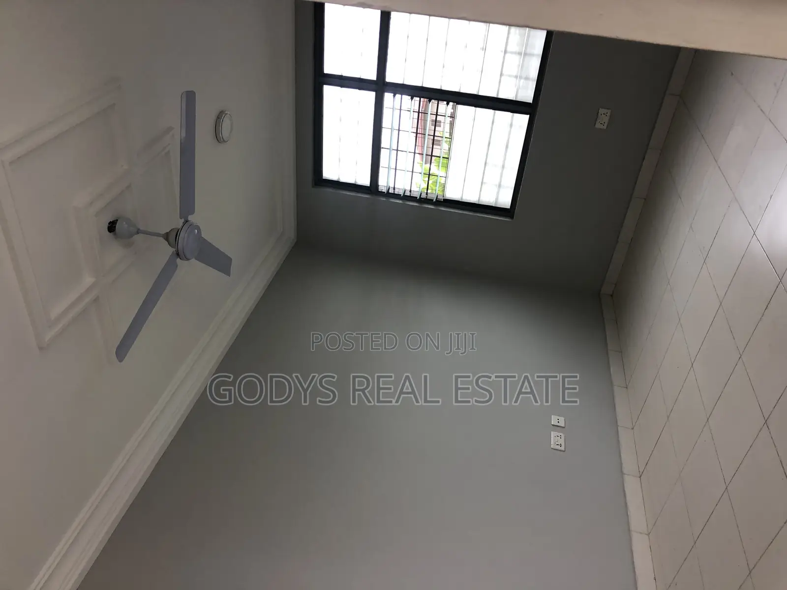 2bdrm Apartment in New Market, Kasoa for rent