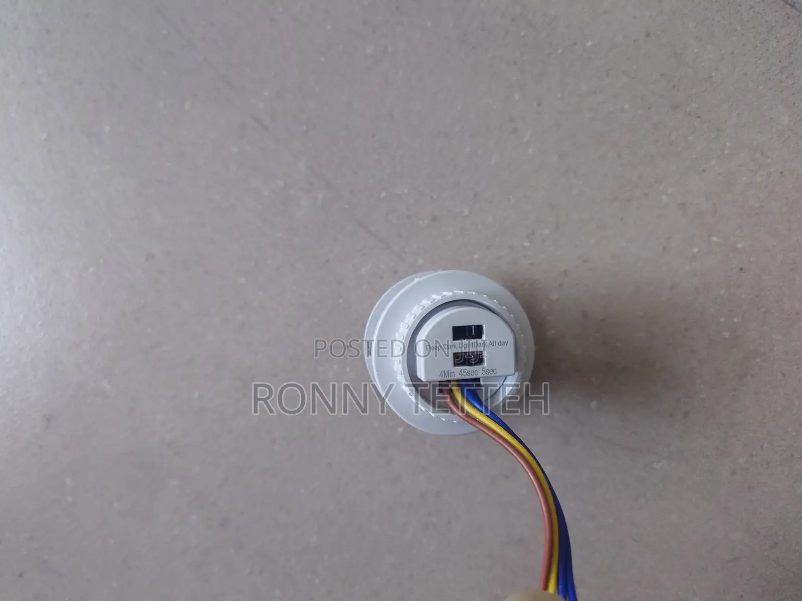 Motion Sensor With Adjustable Time Delay Switch