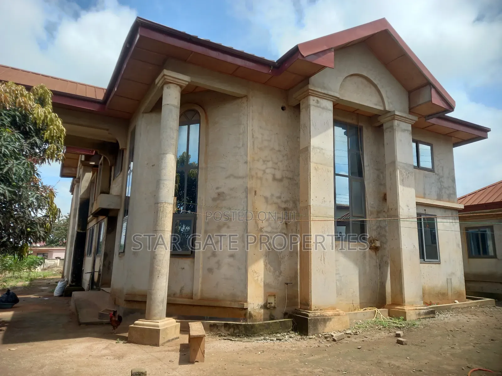 20bdrm Block of Flats in Ejisu, Kumasi Metropolitan for sale
