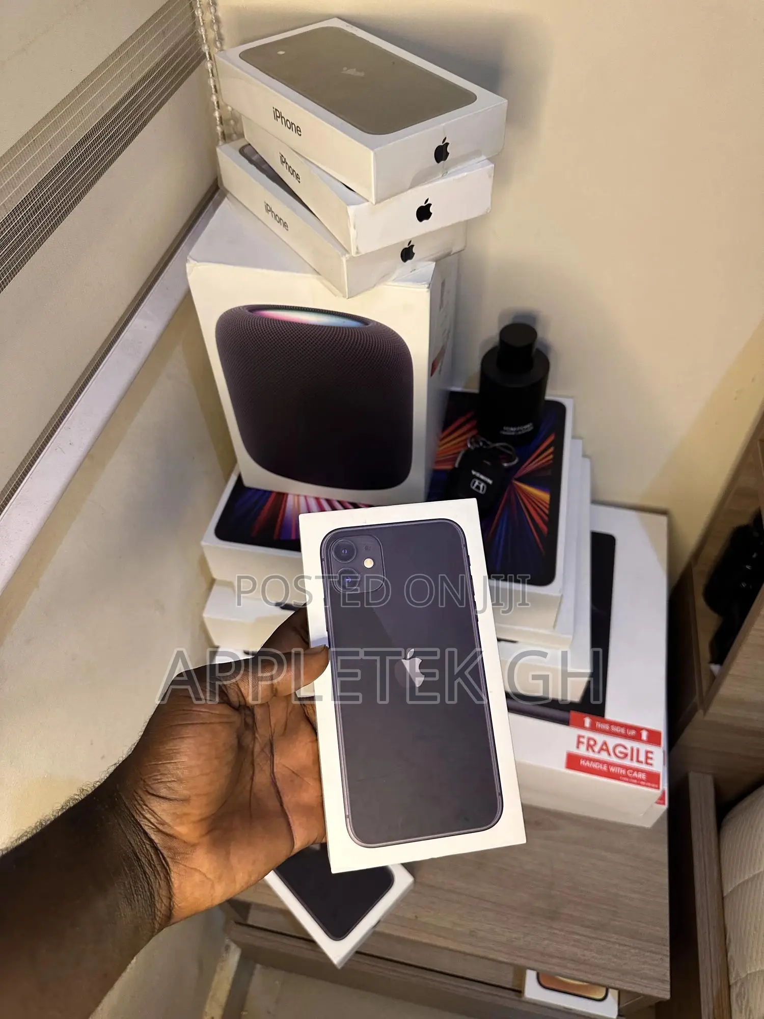New Apple iPhone 11 64 GB Black