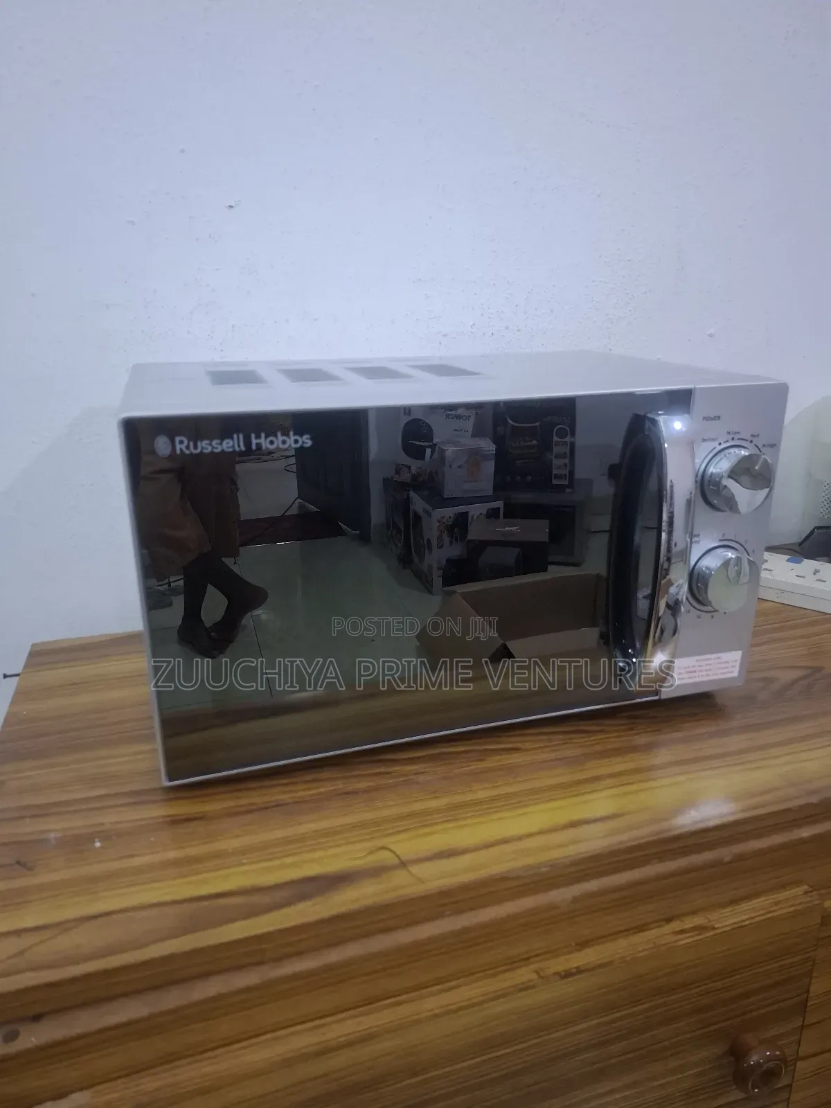 17.L Russell Hobbs Compact Silver Microwave From Uk