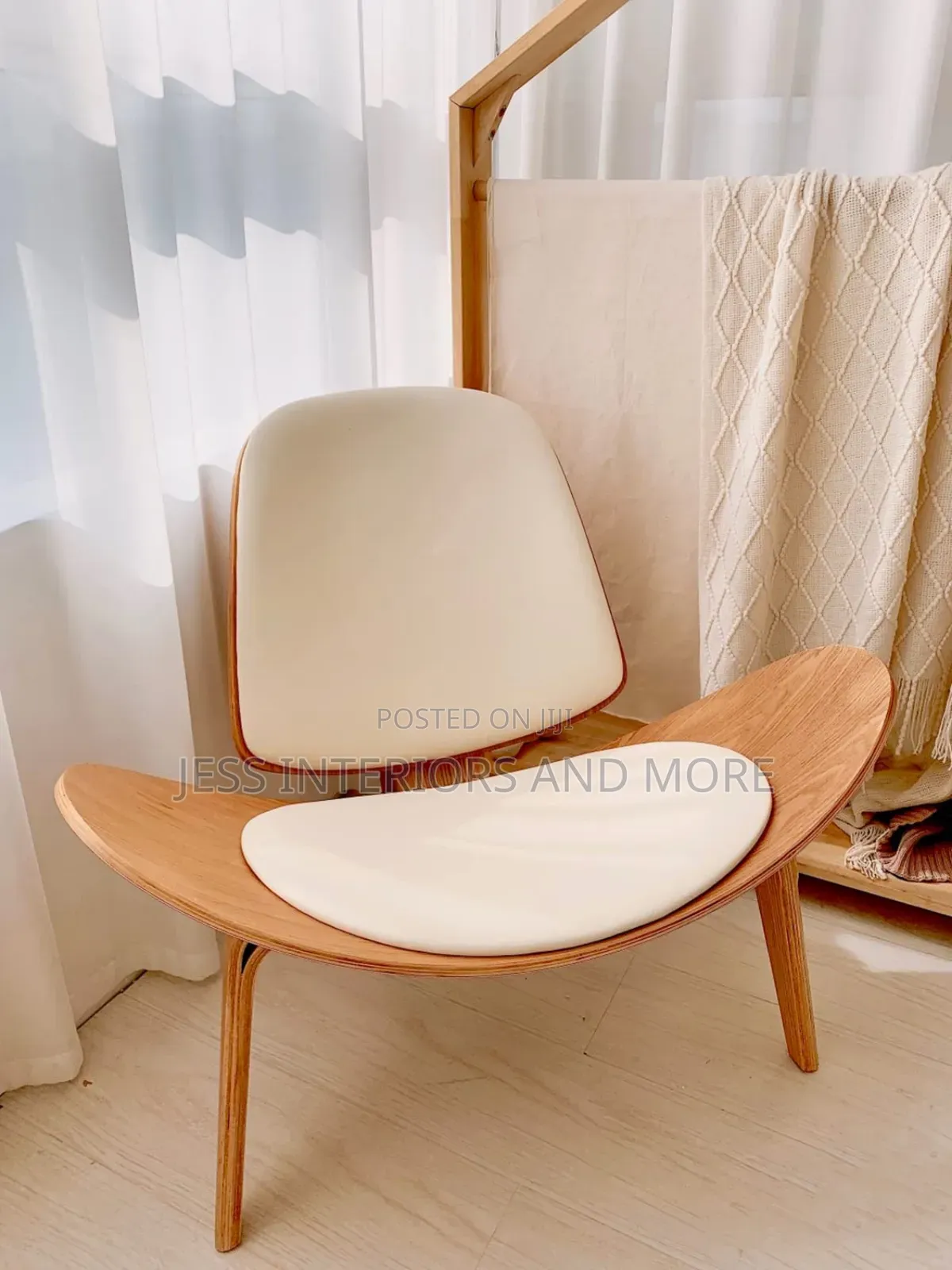 Accent Chair (White)