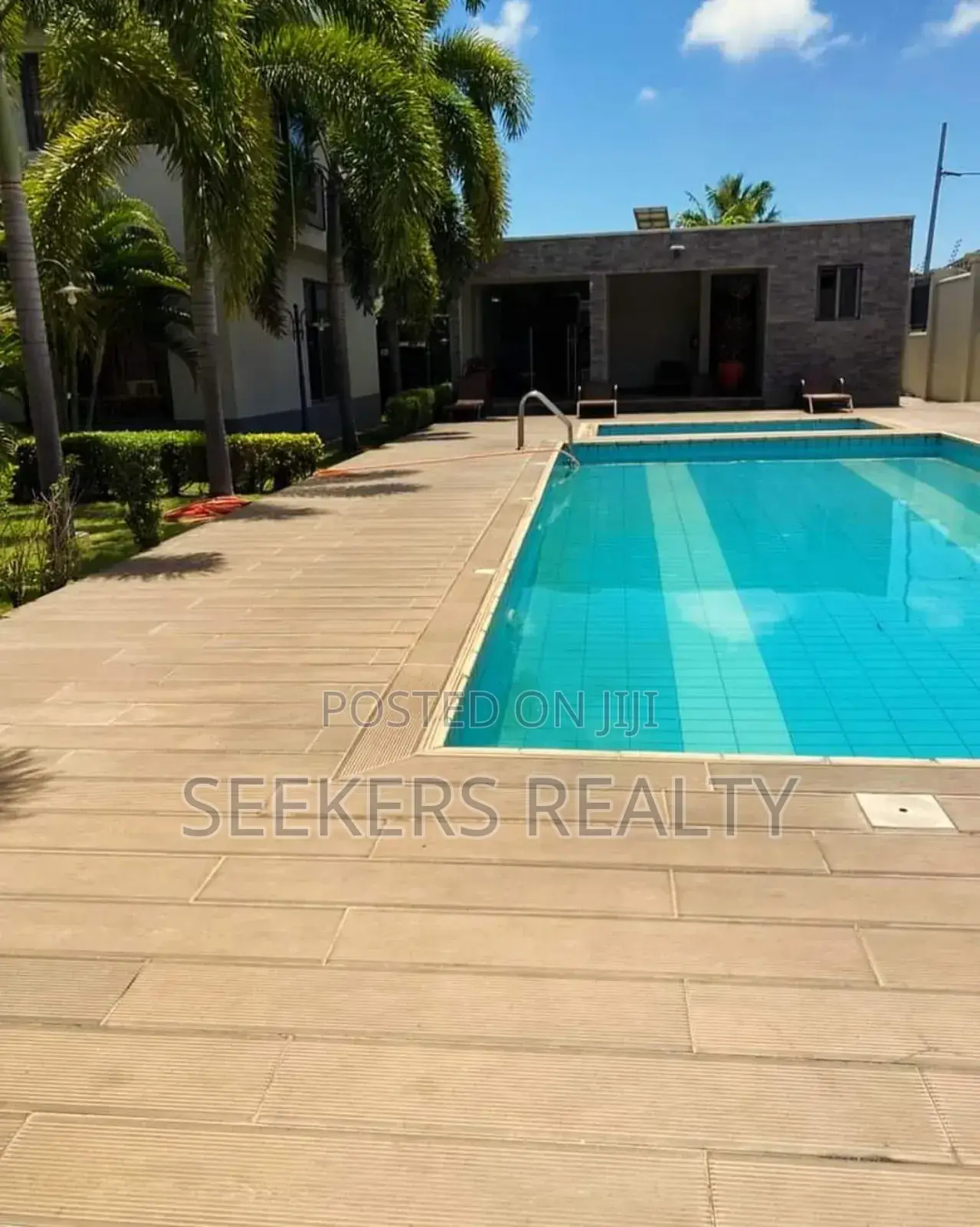 4bdrm Townhouse / Terrace in Seekers Realty, Cantonments for rent