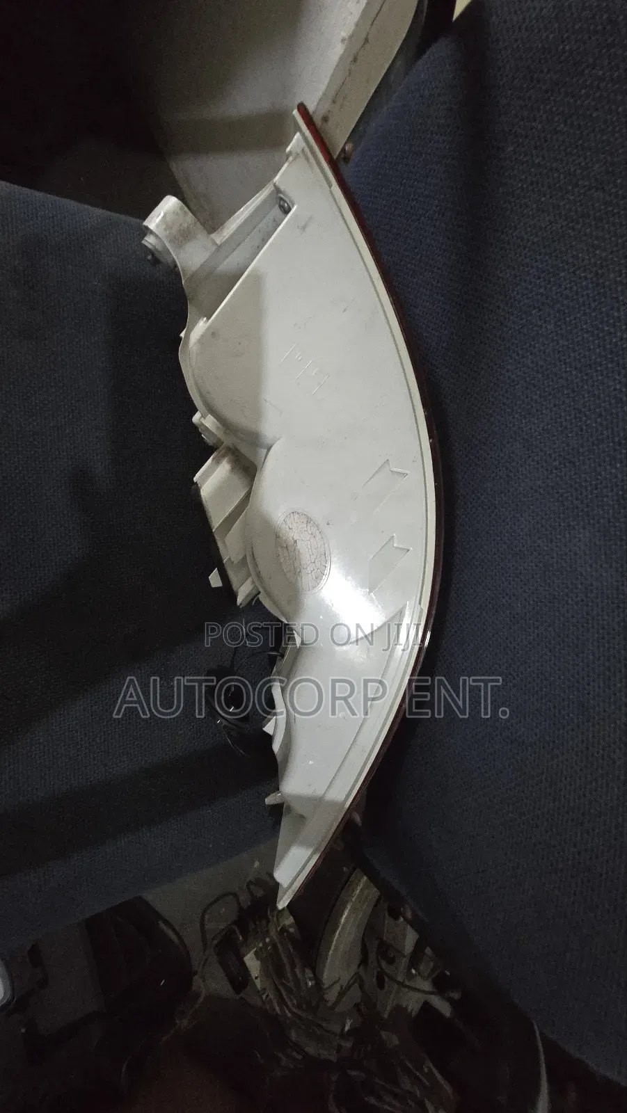 2017-2019 Jaguar XE (X760) Taillight