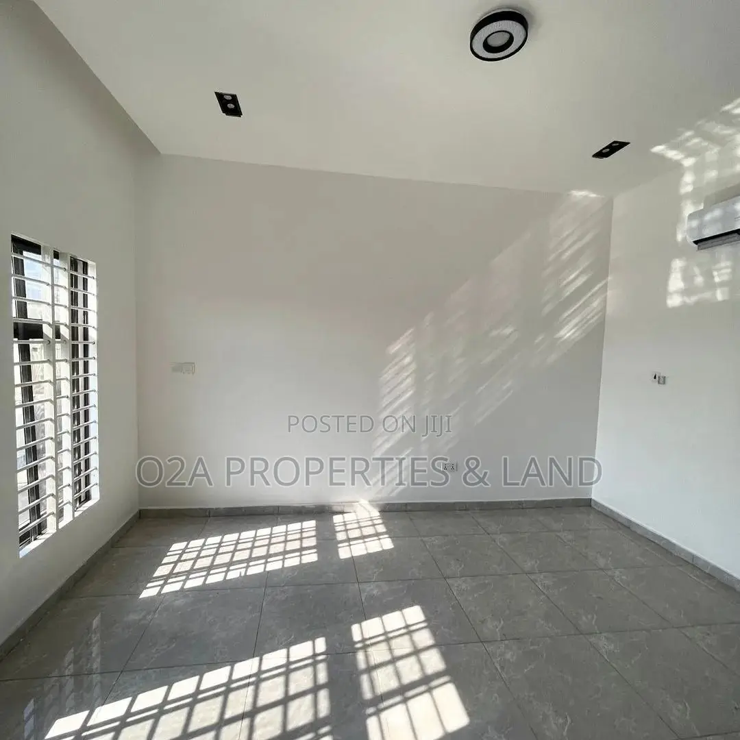 3bdrm Townhouse / Terrace in Haatso-New Legon for rent