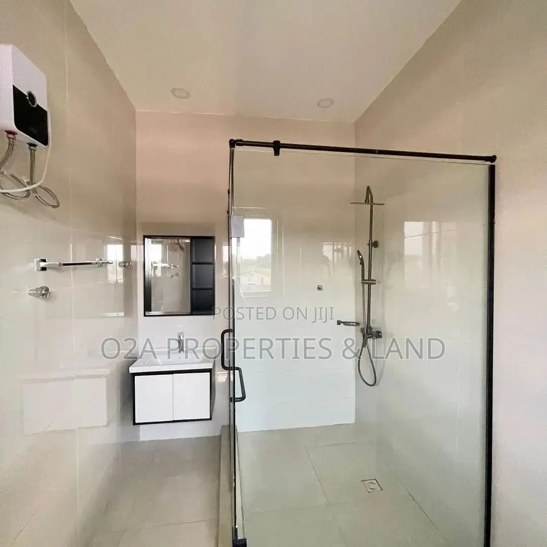 3bdrm Townhouse / Terrace in Haatso-New Legon for rent