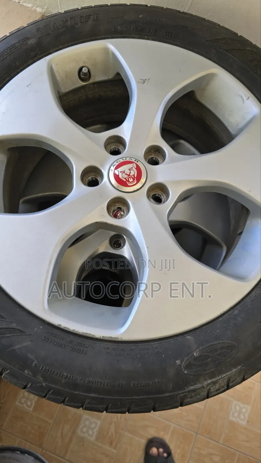 Jaguar Alloy Rim 17 With Tyres