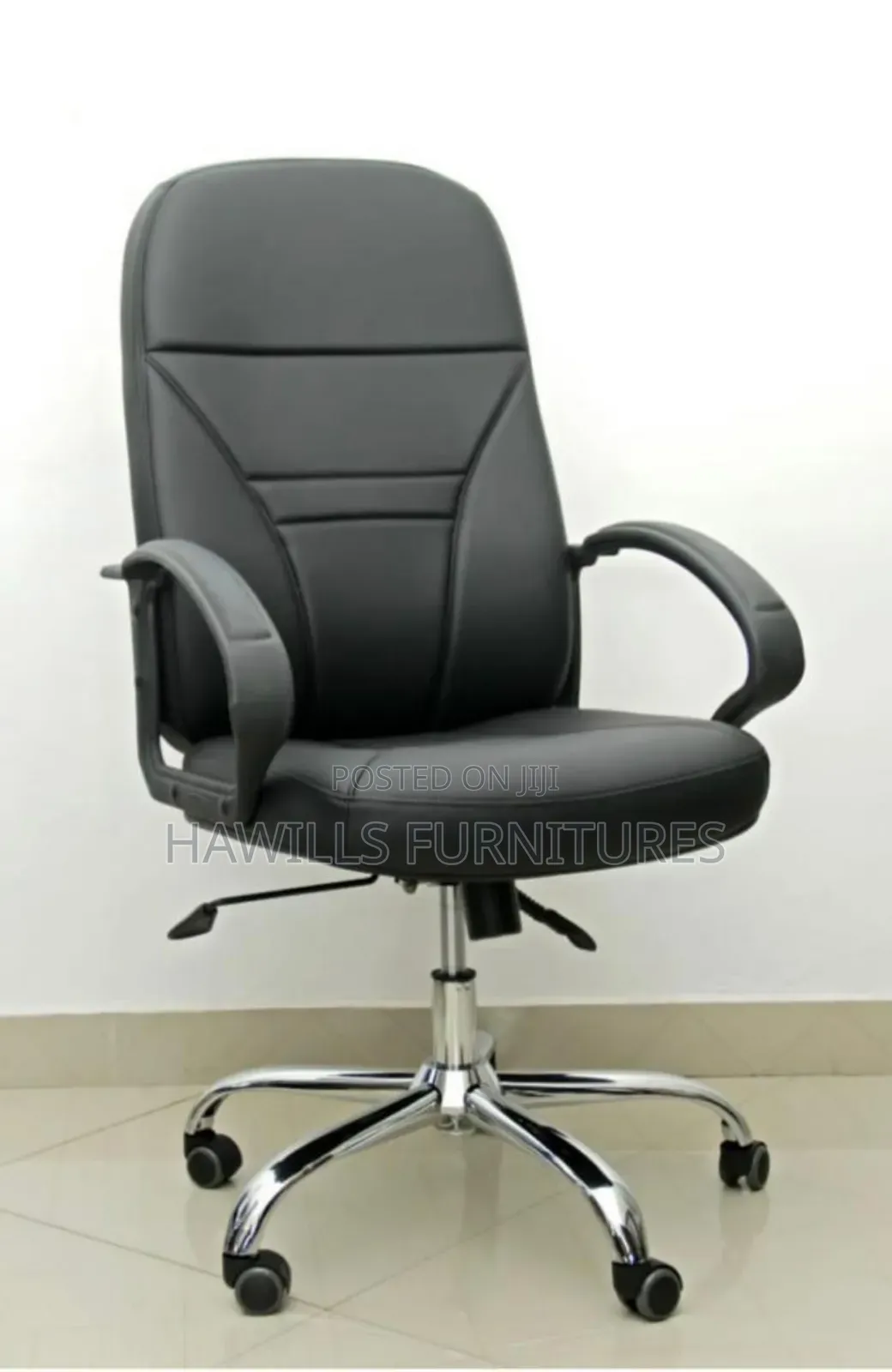 Black Executive Office Chair/Swivel