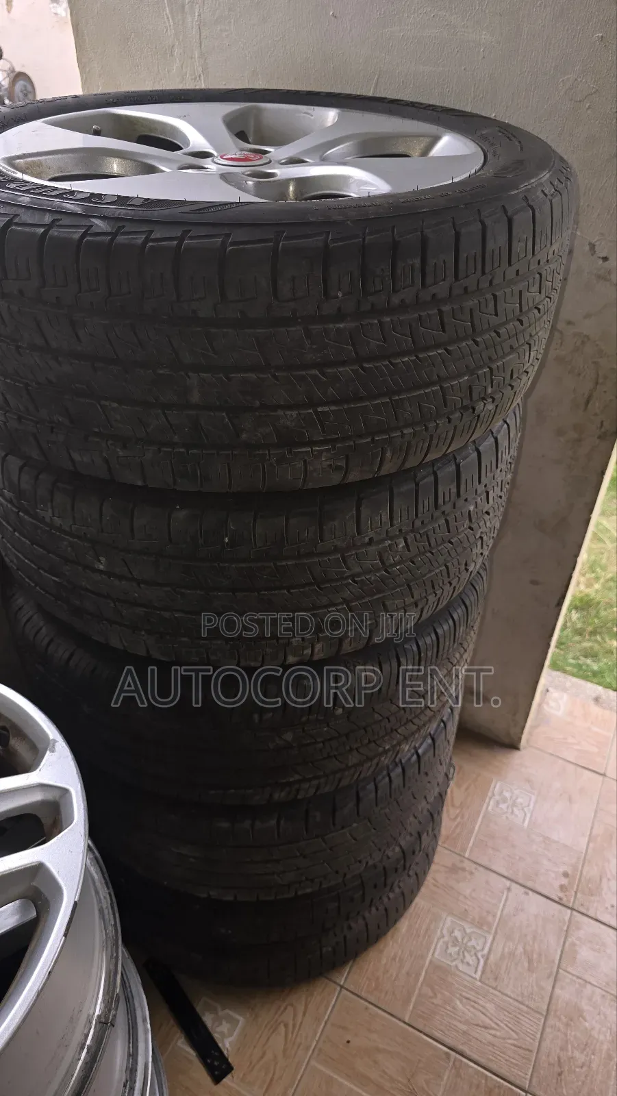 Jaguar Alloy Rim 17 With Tyres