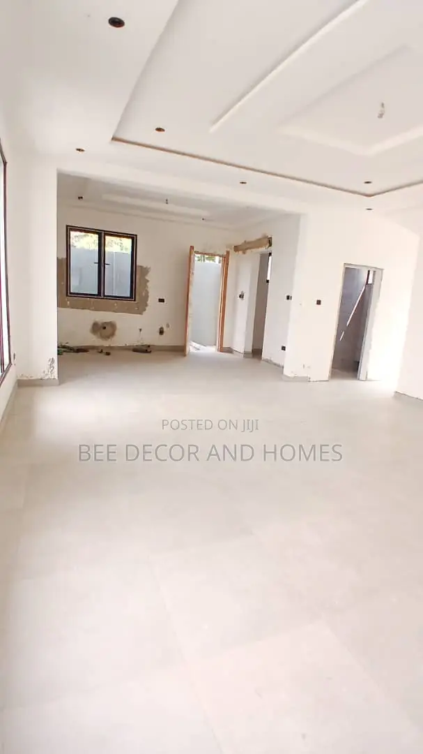 3bdrm Townhouse/Terrace in Bee Decor & Homes, West Legon for sale