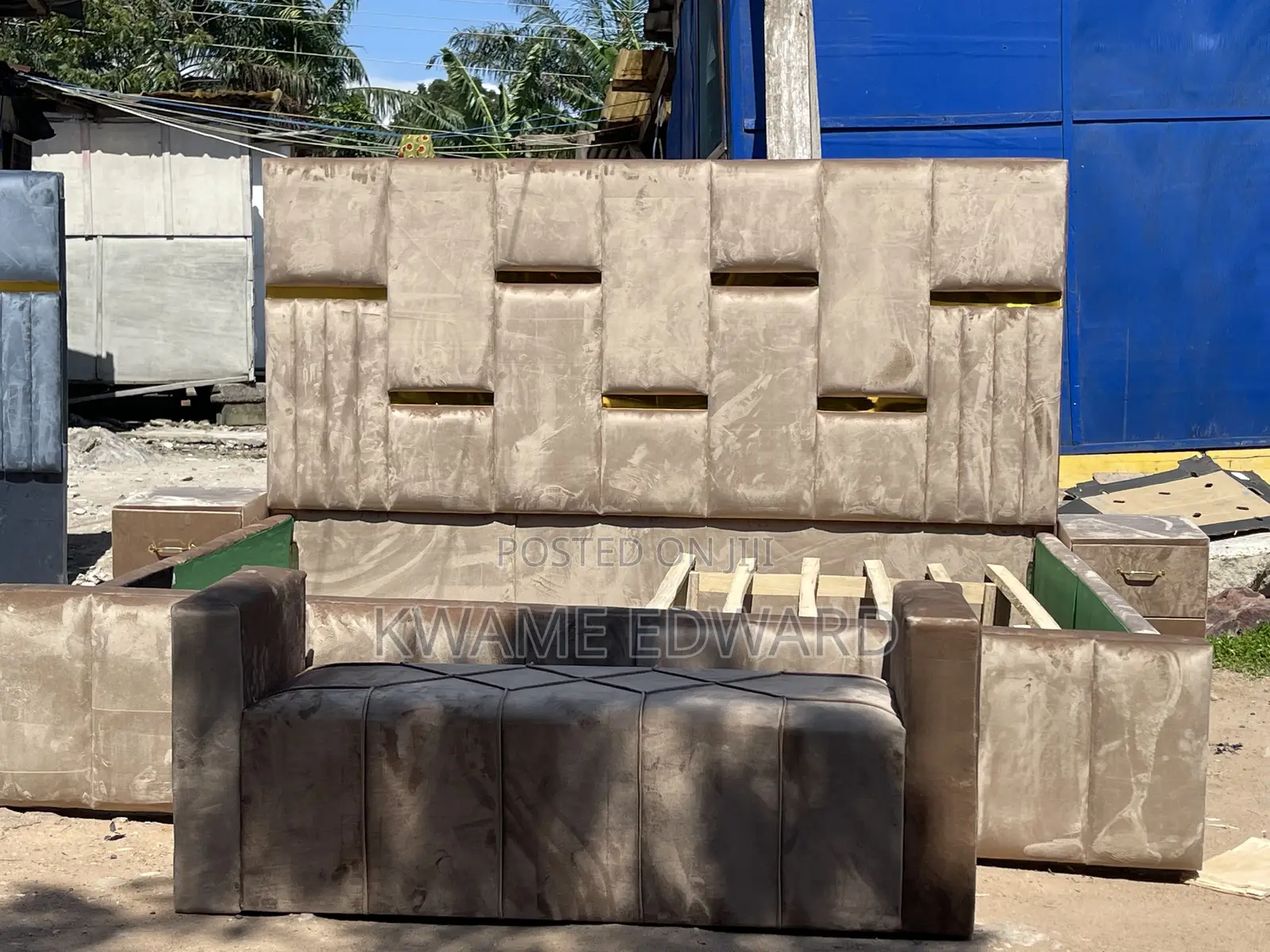 King Size Bed With Two Side Drawer and Ottoman