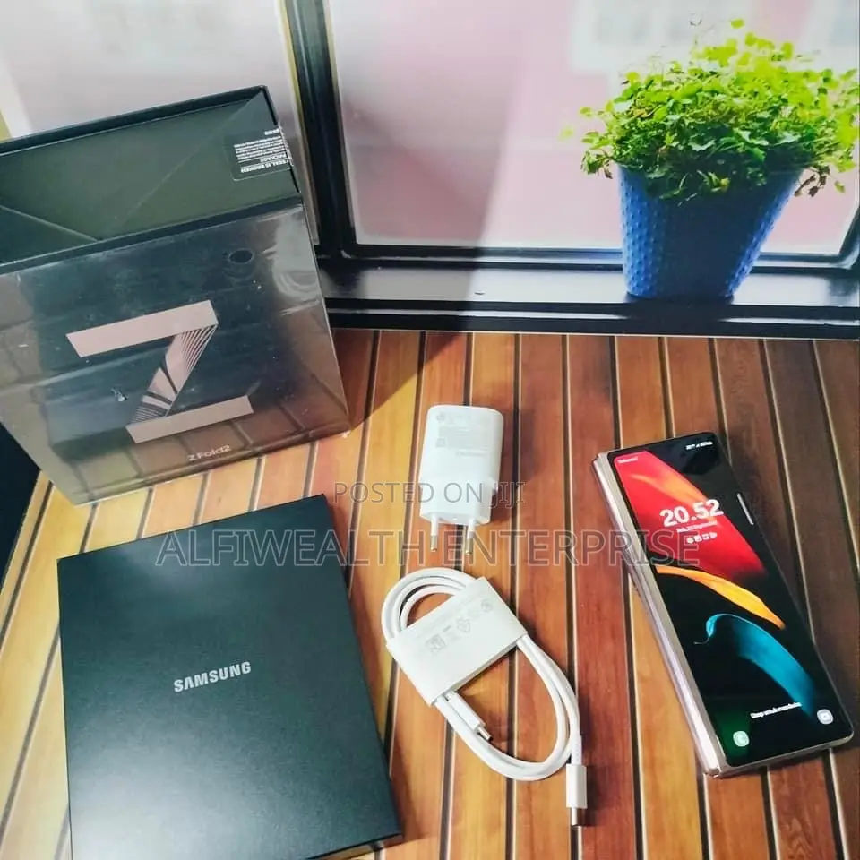 New Samsung Galaxy Z Fold 2 256 GB Pink