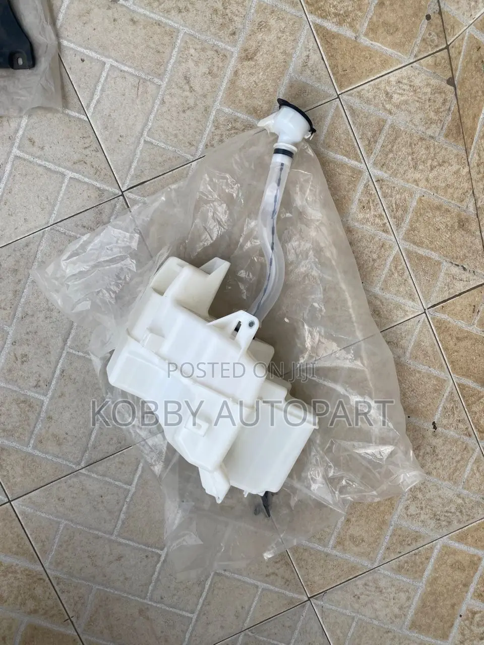 Toyota Camry Wiper Bottle Reservoir 2018 2019 2020 2021