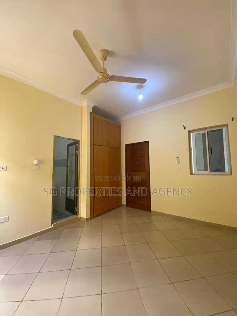 3bdrm House in Batsonaa, Spintex for rent