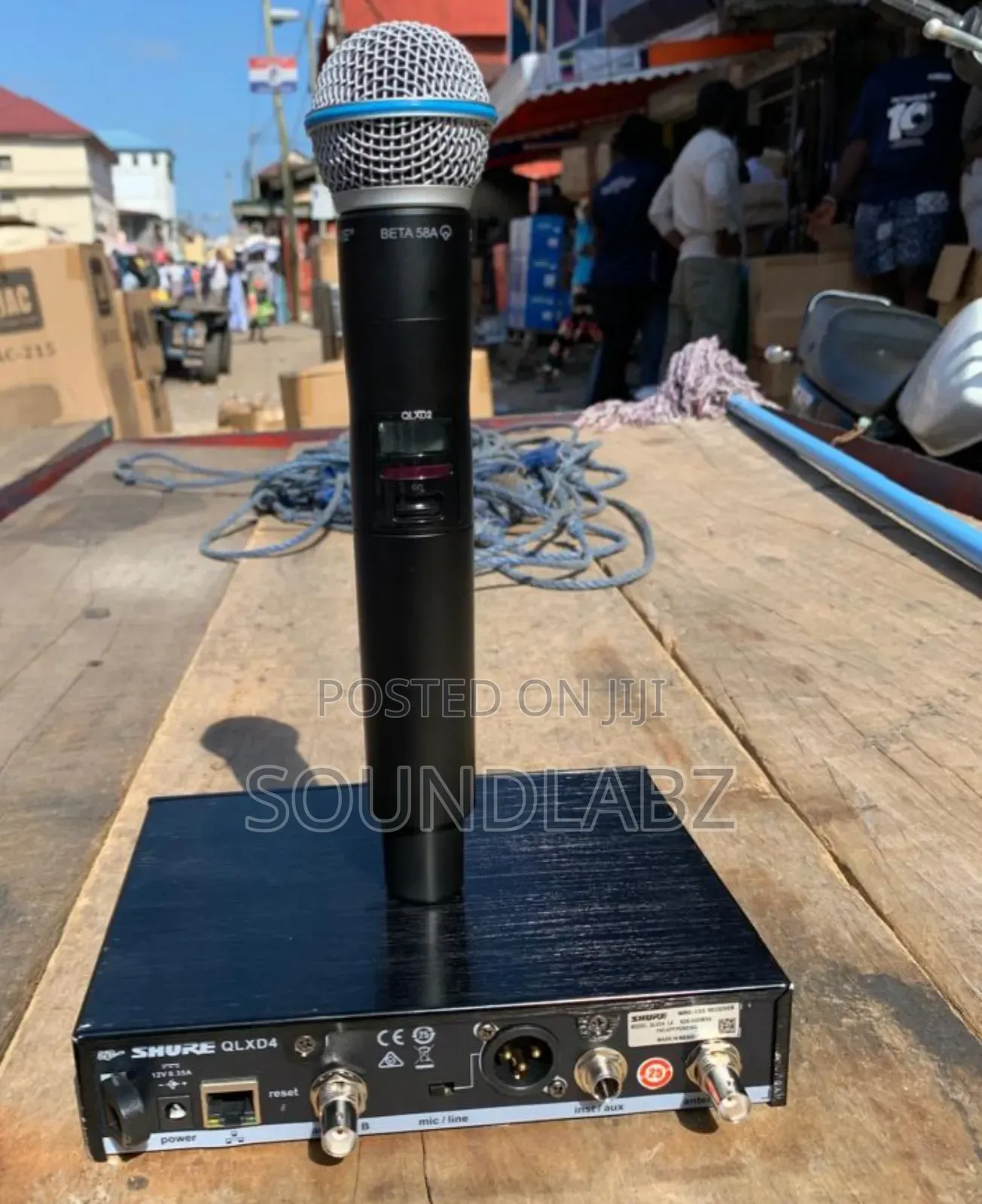 Shure QLX-D4 Digital High Quality Wireless Single Microphone