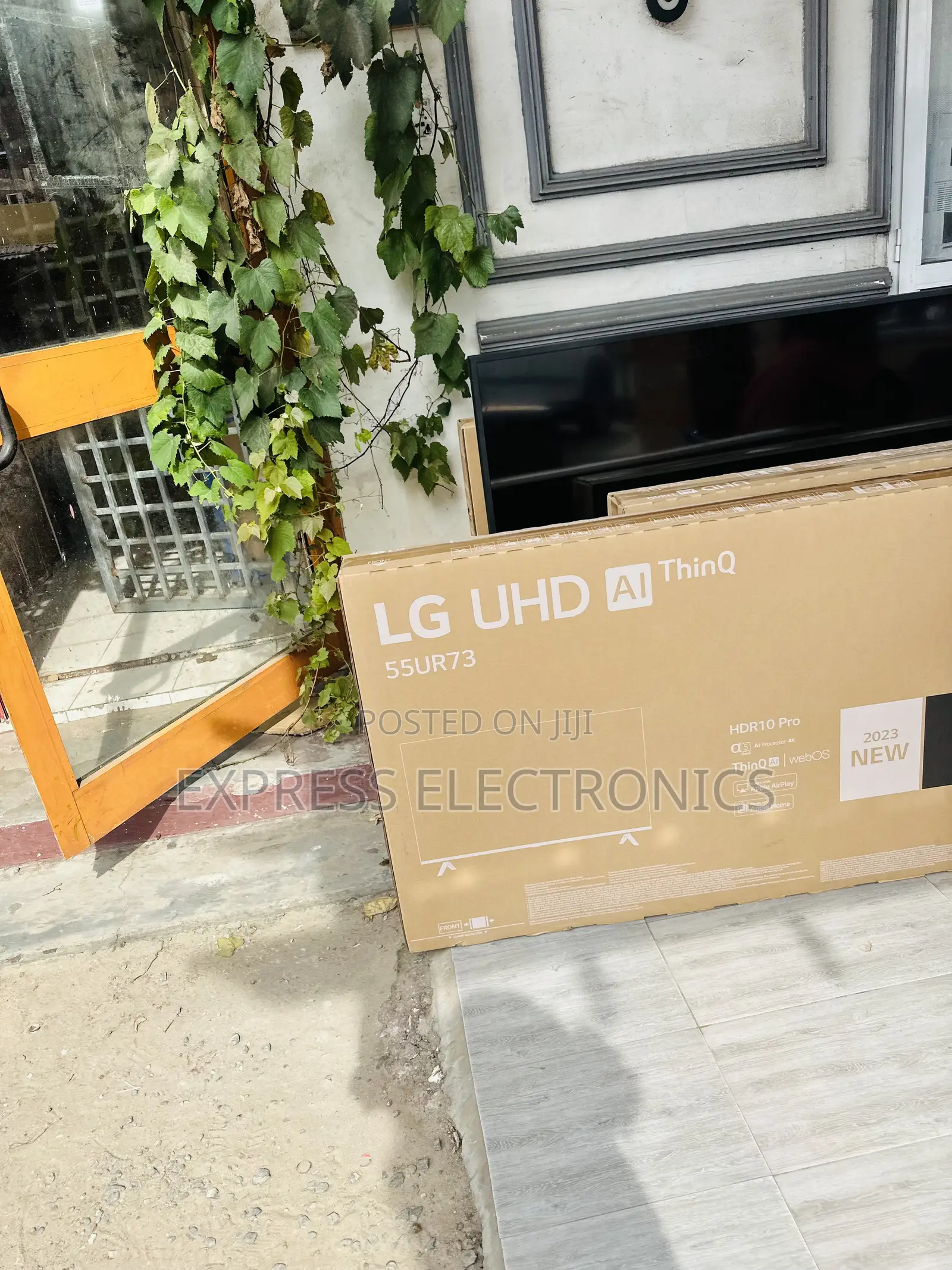 Compact Yet Powerful UHD Smart LG 55”UR73